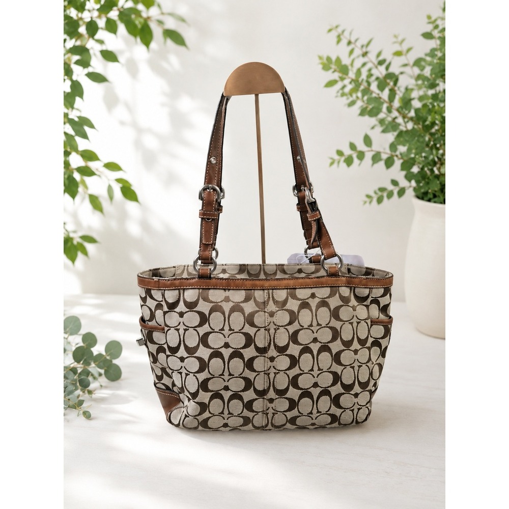 C211 Coach Gallery Tote - Picture 2 of 8